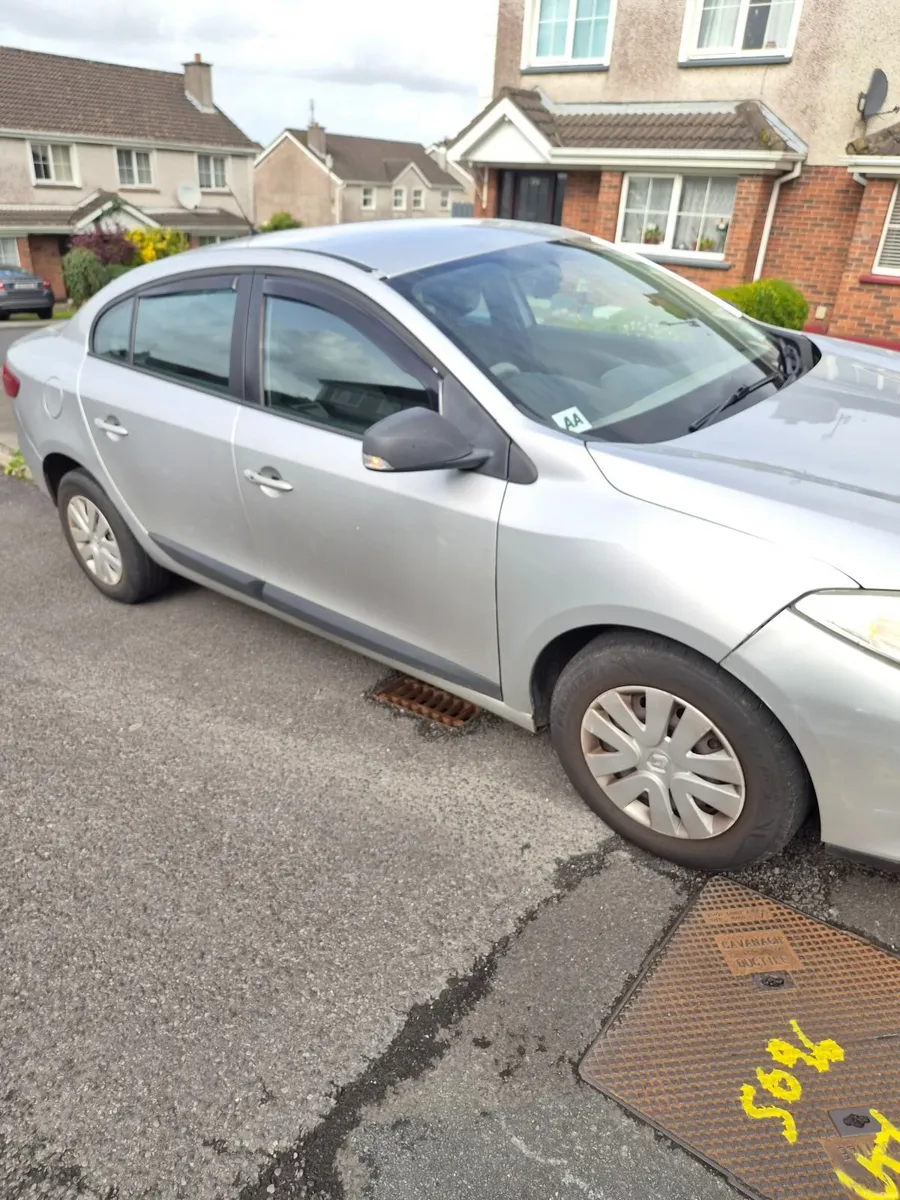 Renault Fluence 2011 - Image 4