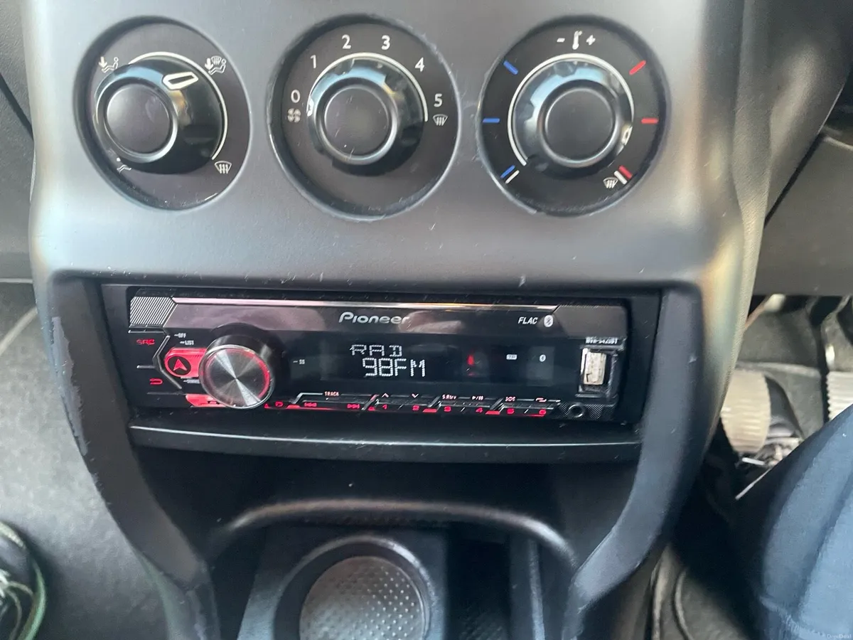 Citroen c3 petrol 1.4 - Image 6