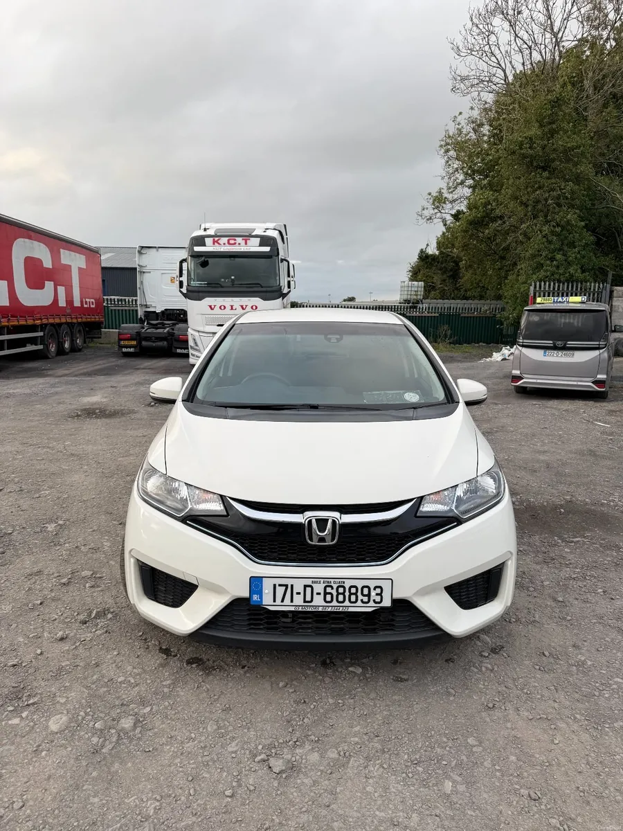 2017 Honda Fit 1.5 Self-Charging Hybrid Automatic - Image 4