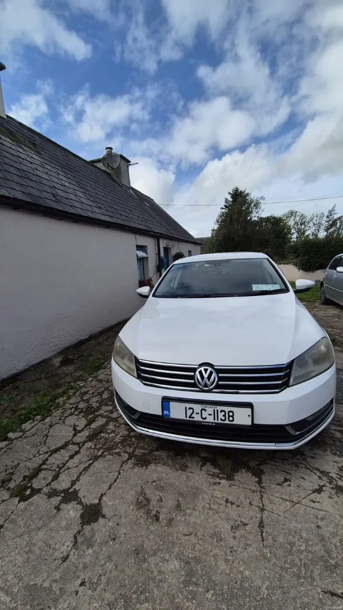 Volkswagen Passat 2012 - Image 1