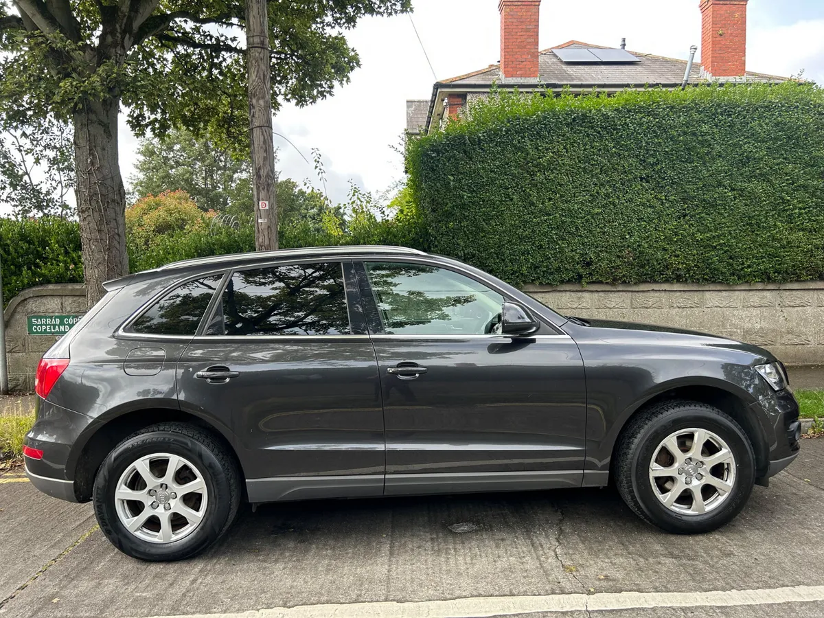 2010 AUDI Q5 AUTOMATIC 4x4 PANORAMIC SUNROOF - Image 4