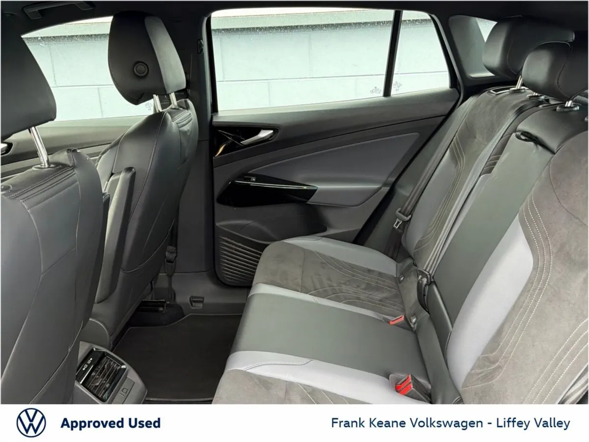 Volkswagen ID.4 52KWH LIFE 148HP *GRENADILA BLACK - Image 6