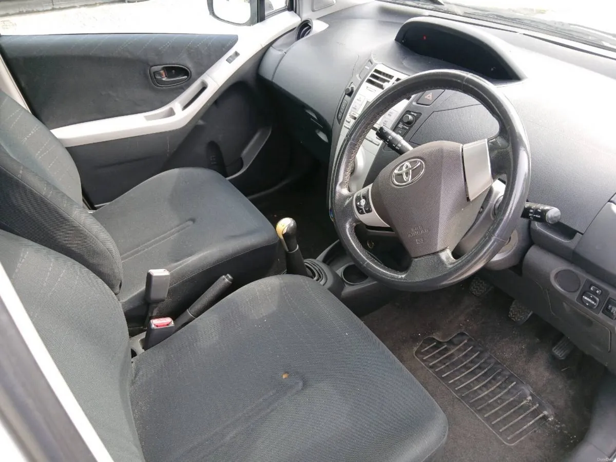 2007 toyota yaris - Image 6
