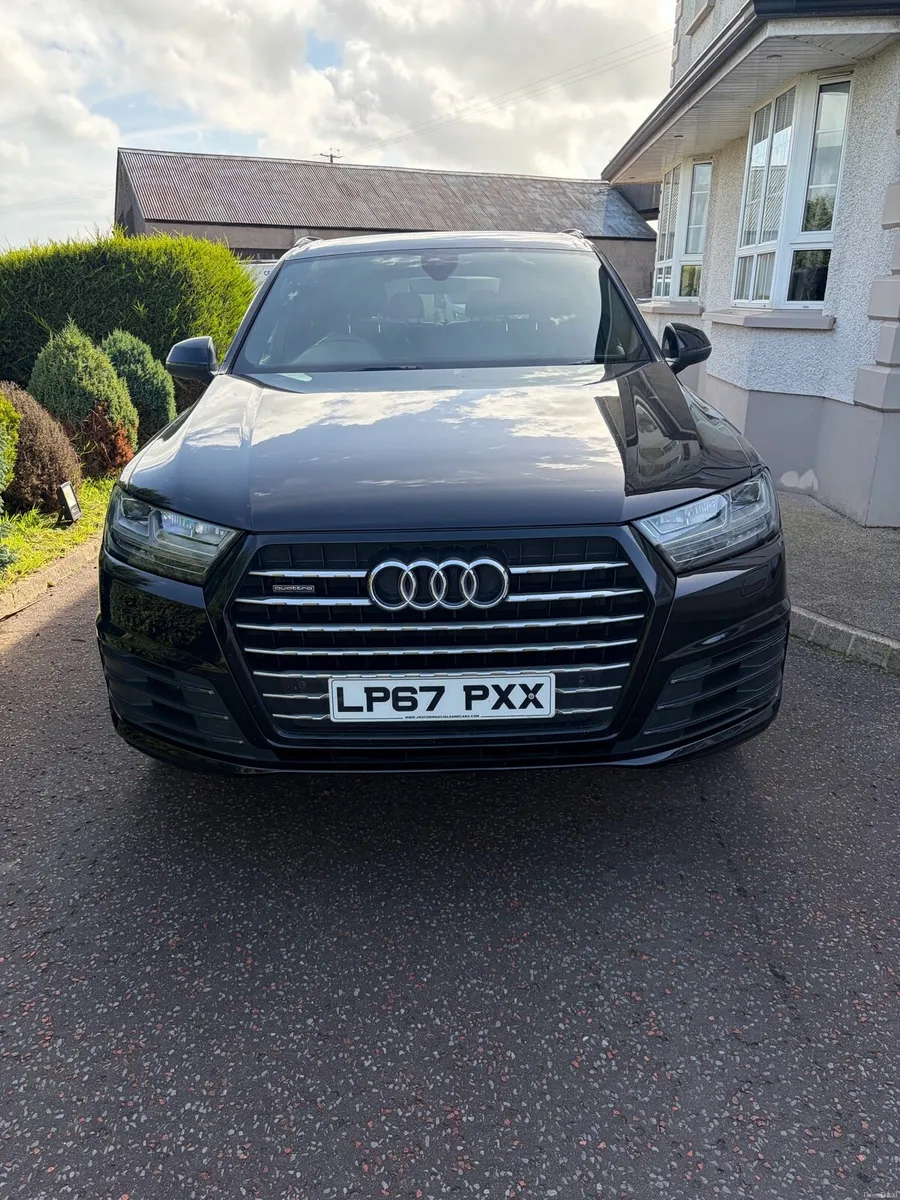 Audi Q7 - Image 1