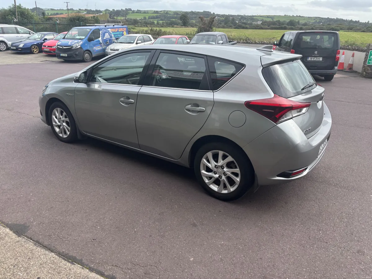 Toyota Auris 2017 - Image 5