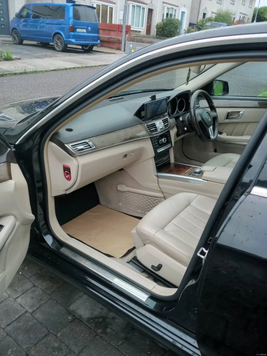 Car - Image 6