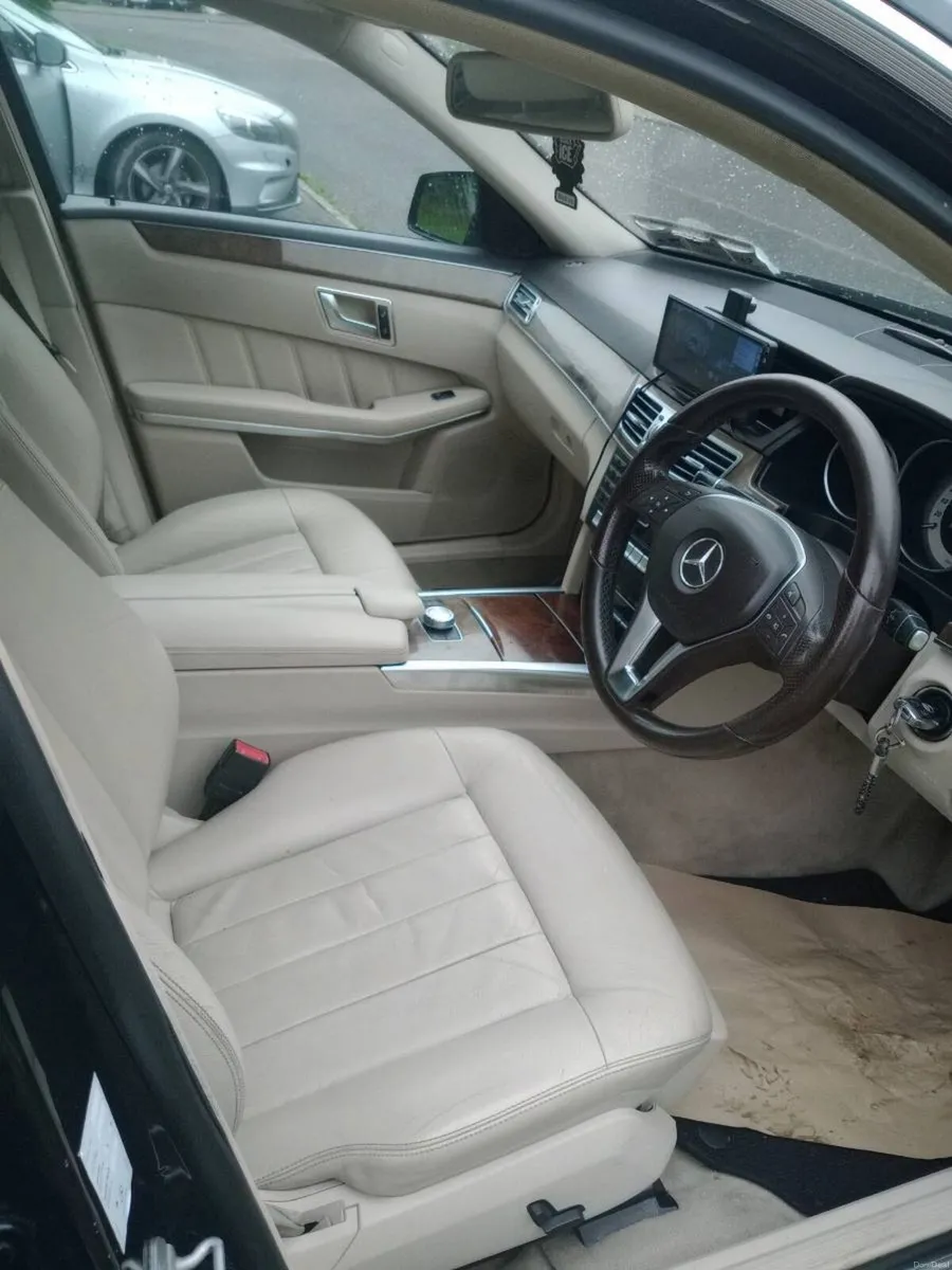 Car - Image 4