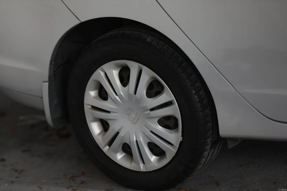 Honda Insight 2010 G - Image 4