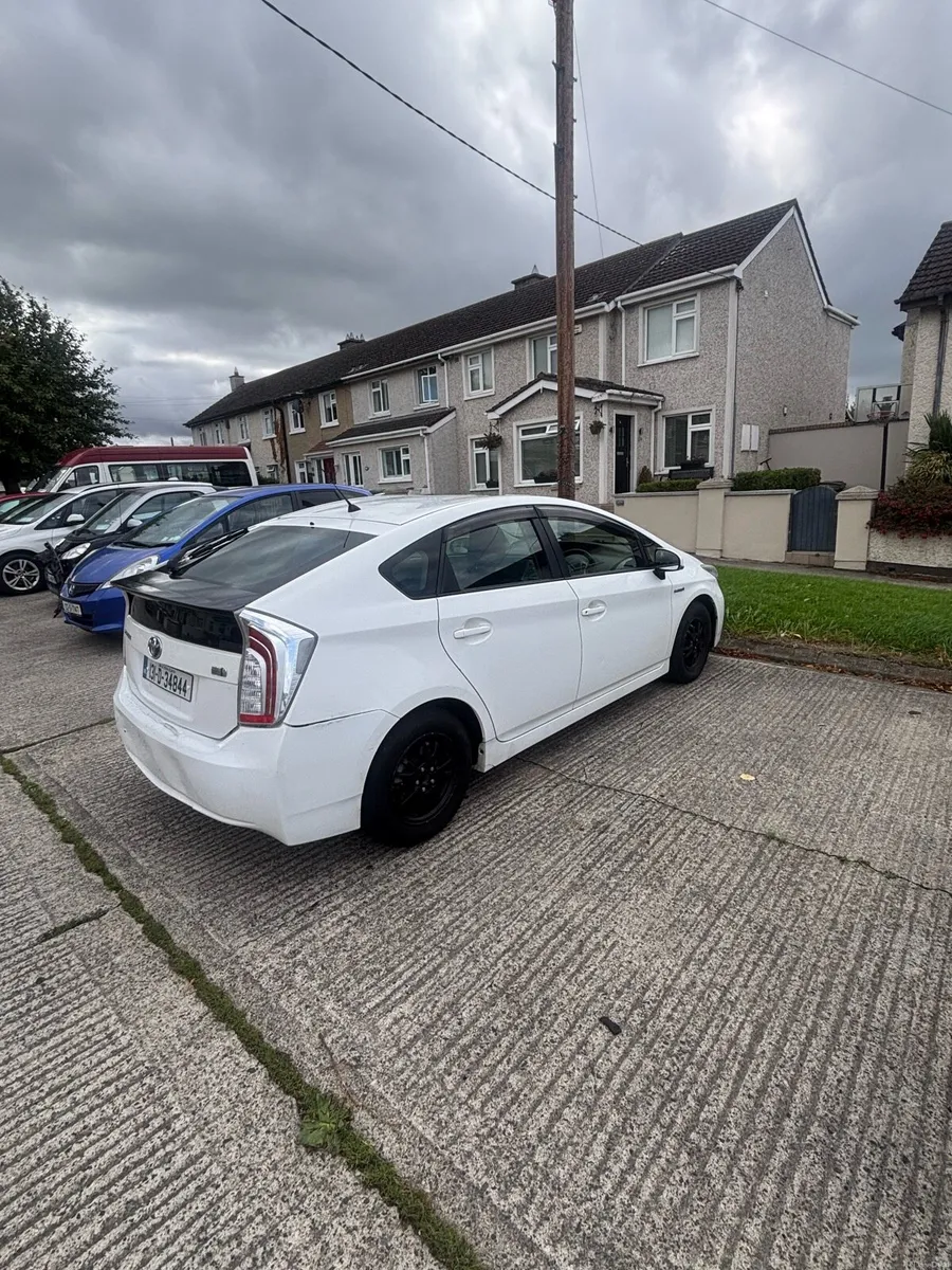 Toyota Prius - Image 5
