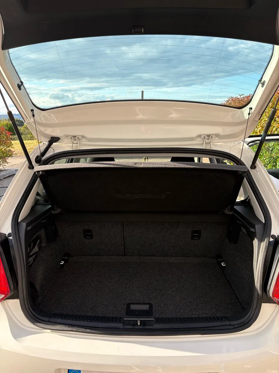 2014 Automatic Volkswagen Polo - Image 6