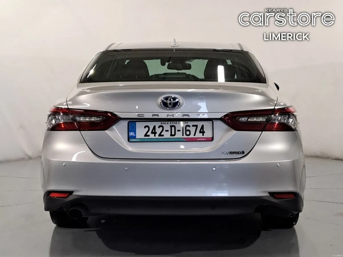 Toyota Camry 2.5 Hybrid Platinum Edition - Image 4