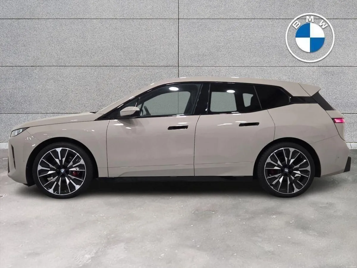 BMW iX xDrive45 M Sport - Image 3