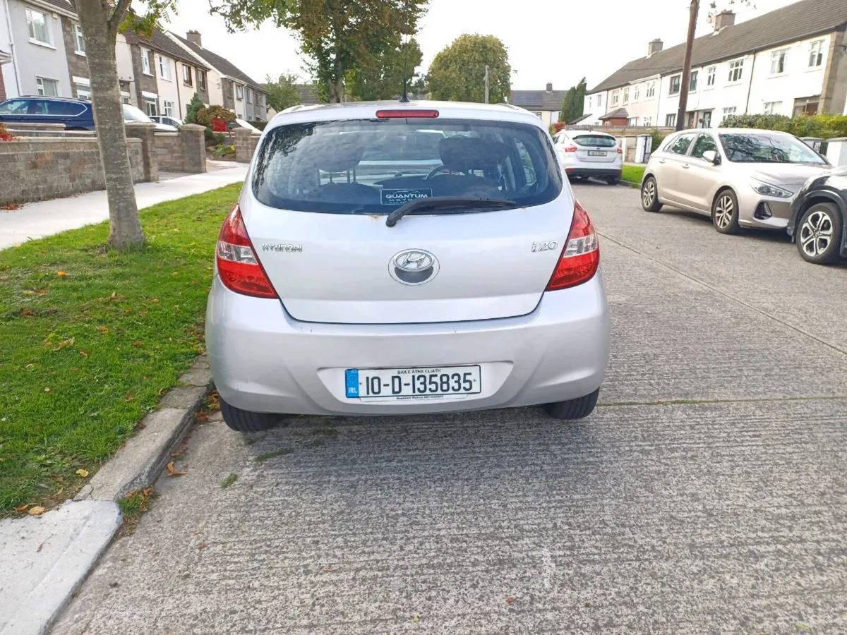 Car - Image 3