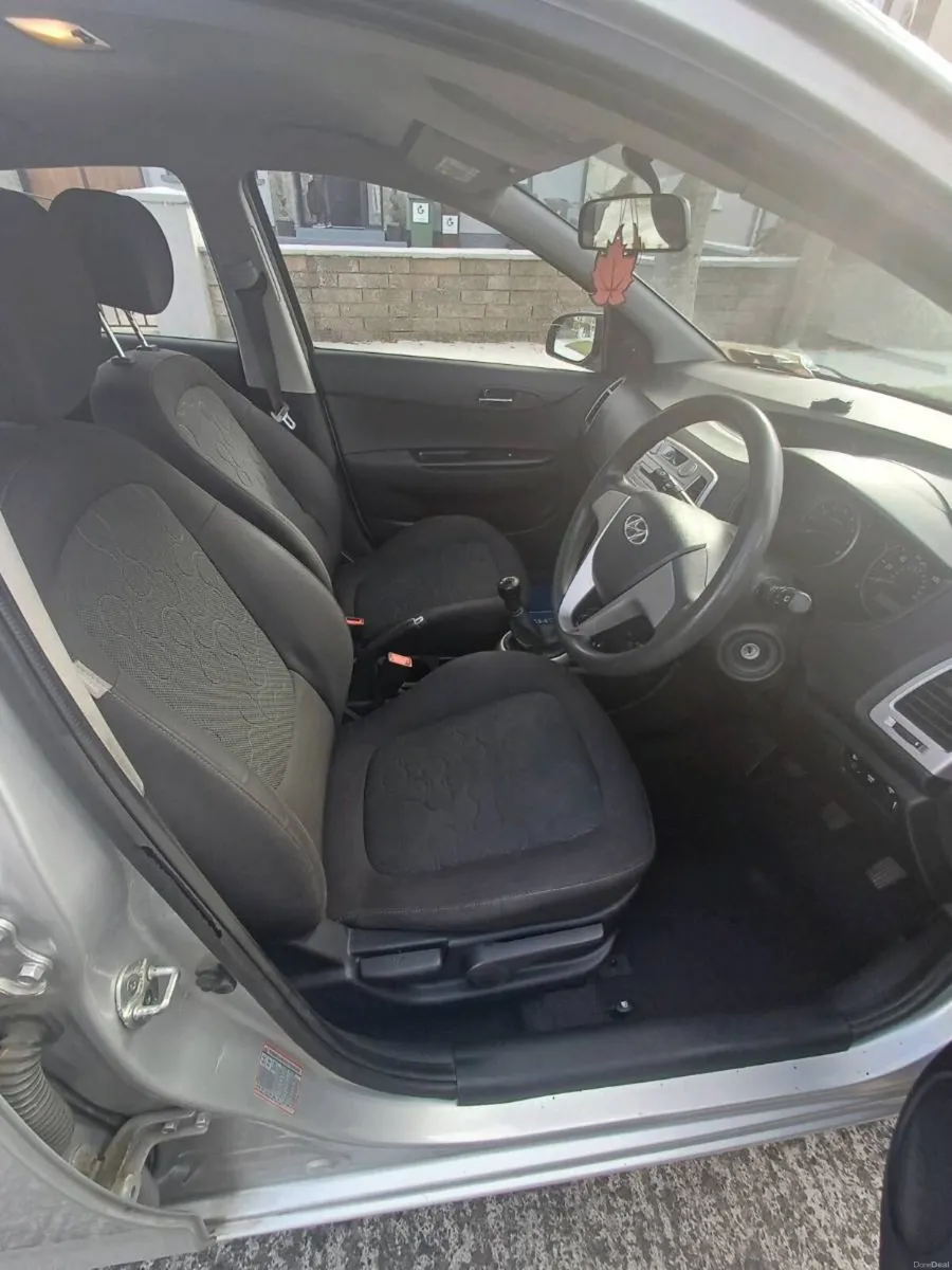 Car - Image 6