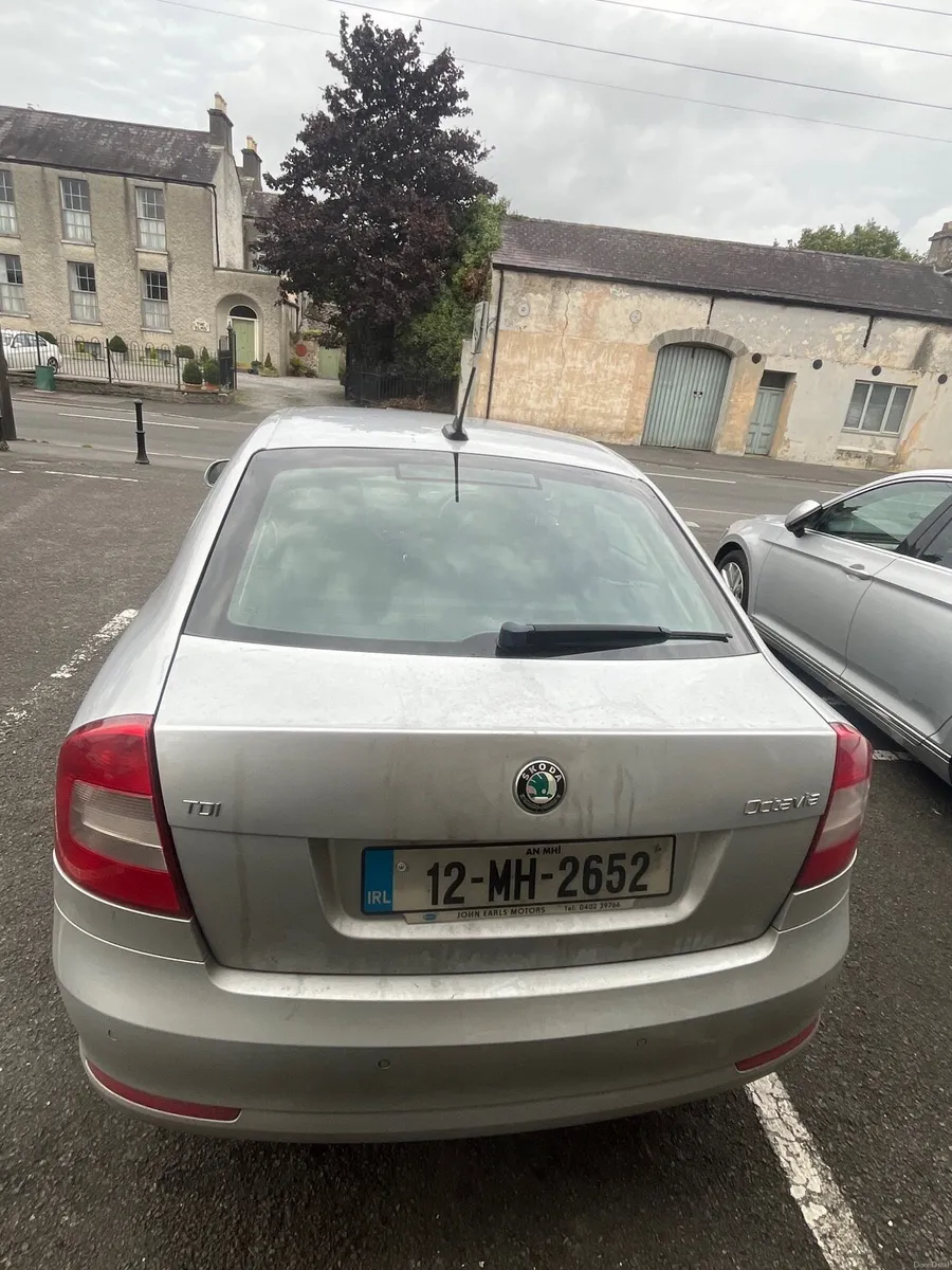 Car - Image 3