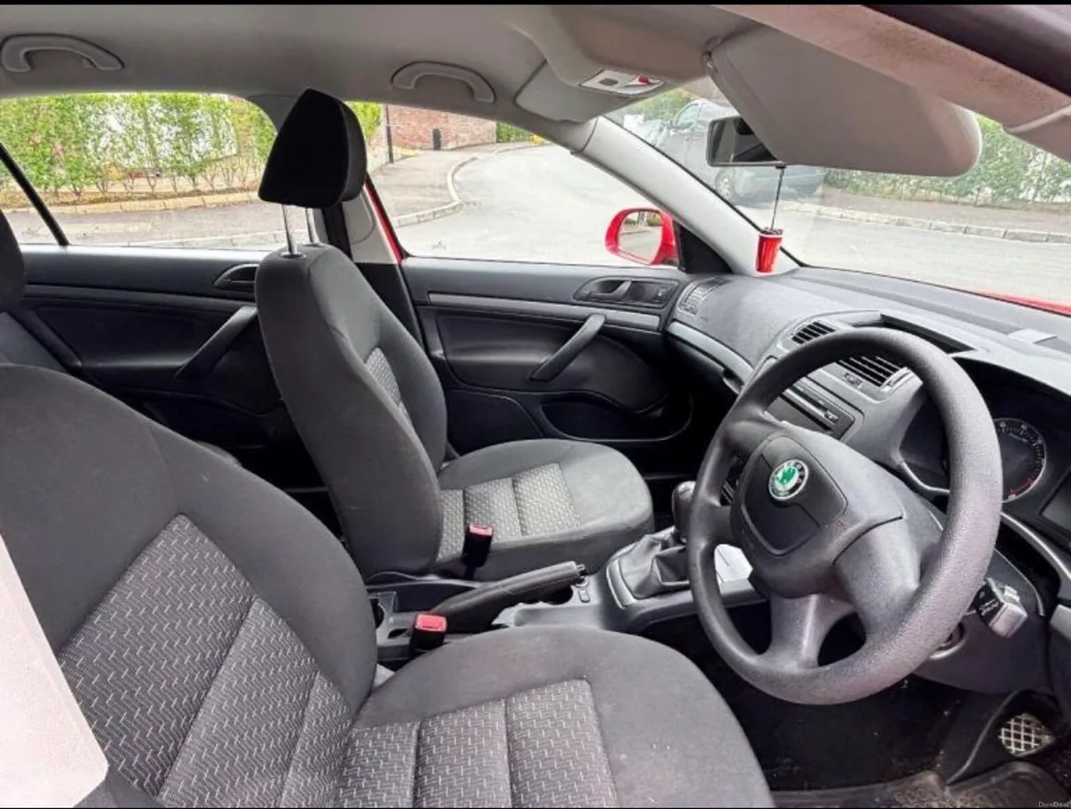 Car - Image 4