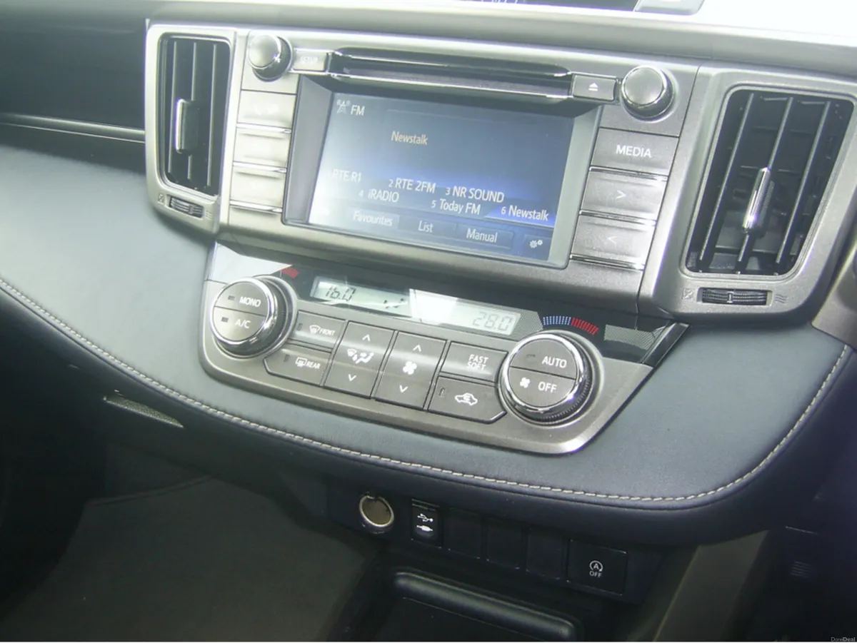 Toyota RAV4 RAV4 2.0 D-4D LUNA 2WD 4DR - Image 6
