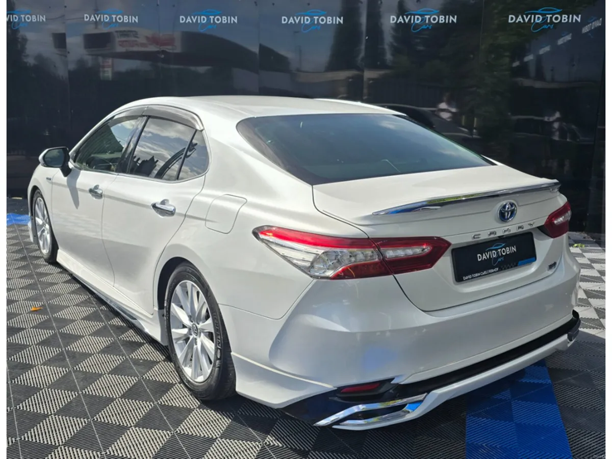 Toyota Camry G SPEC 2.5 PETROL HYBRID AUTO - Image 6