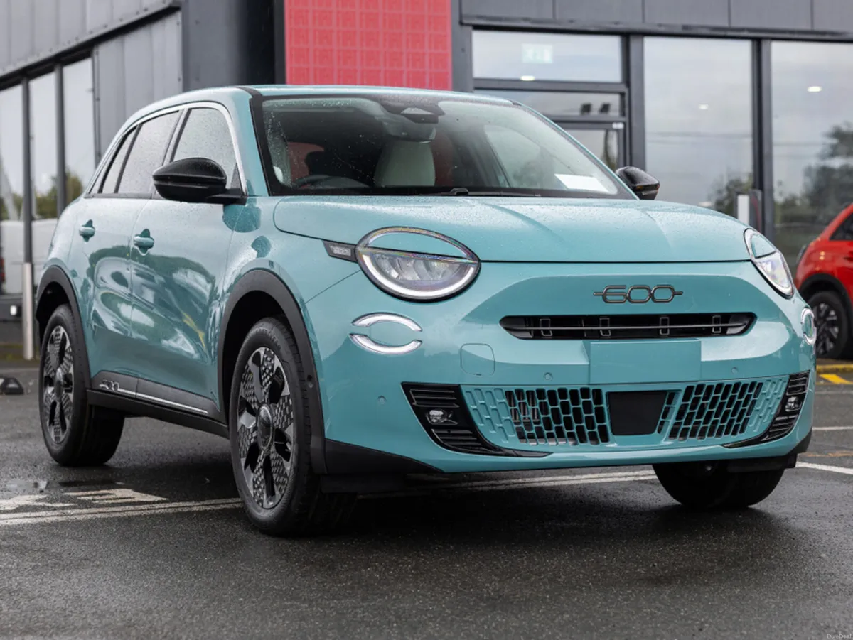 Fiat 600 HYBRID 1.2 100HP LA PRIMA - Image 1