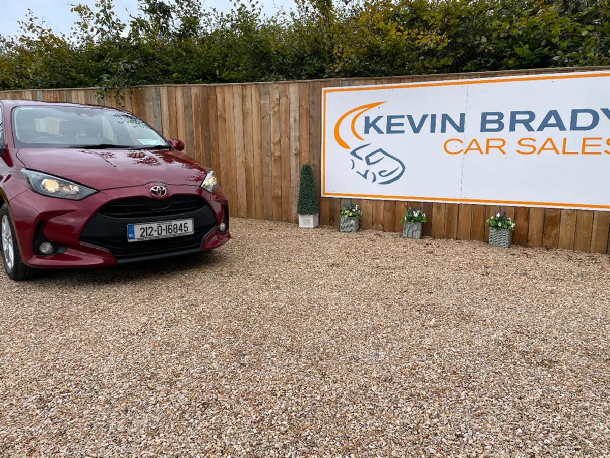 Toyota Yaris 1.0 LUNA 5 DOOR. - Image 2