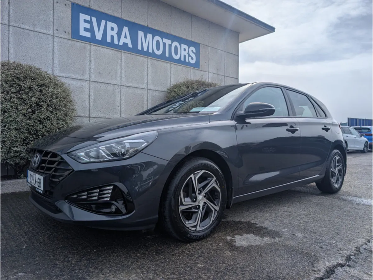 Hyundai i30 DELUXE 1.6 DIESEL //REVERSE CAMERA//CR - Image 4