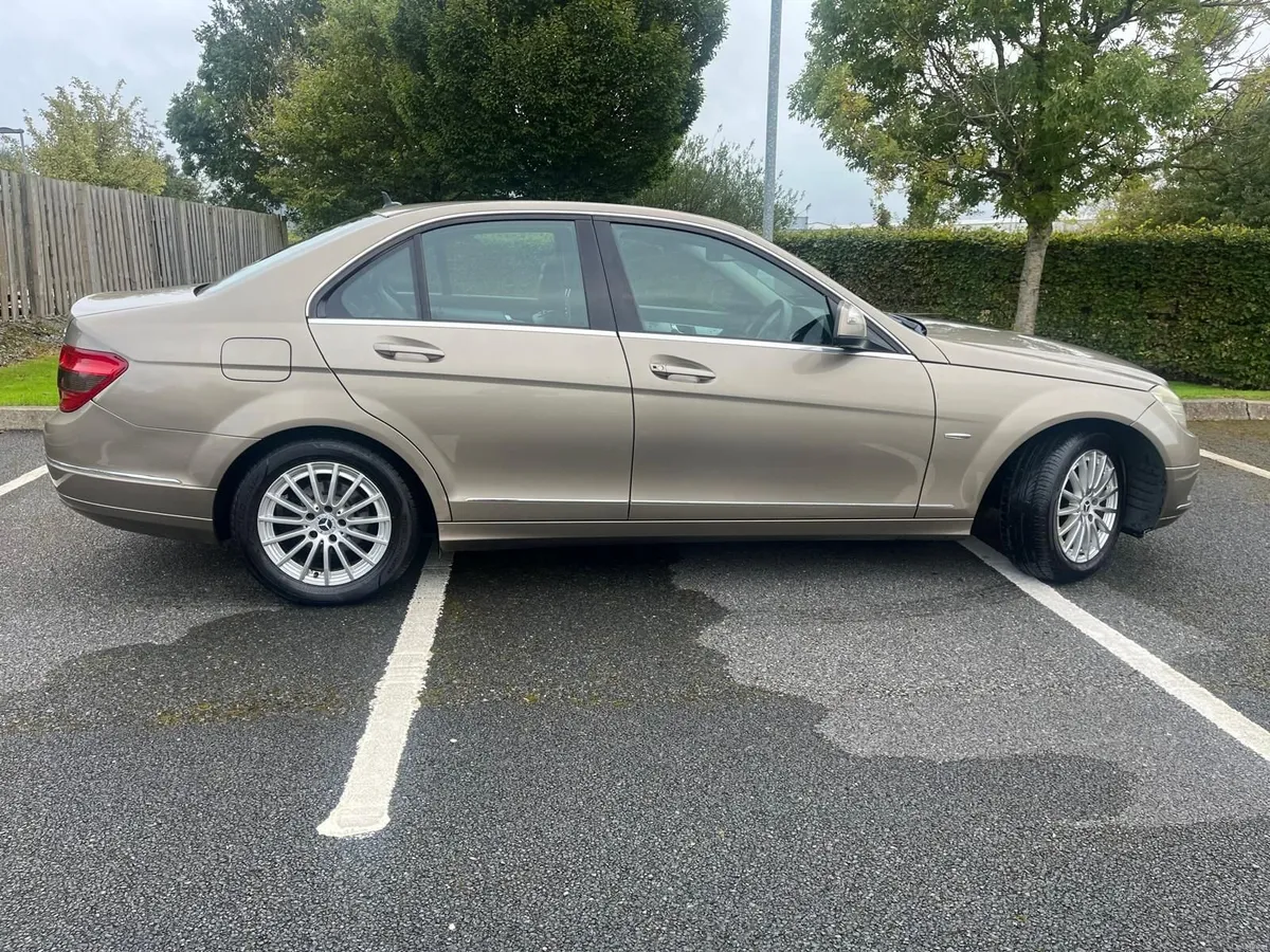 Mercedes-Benz C-Class 2008 - Image 2