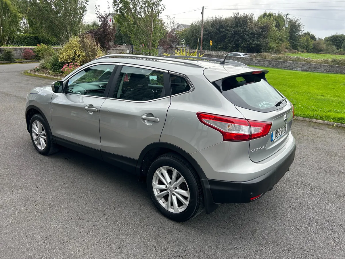 Nissan Qashqai Automatic SV 1.6 Diesel 2016 - Image 6