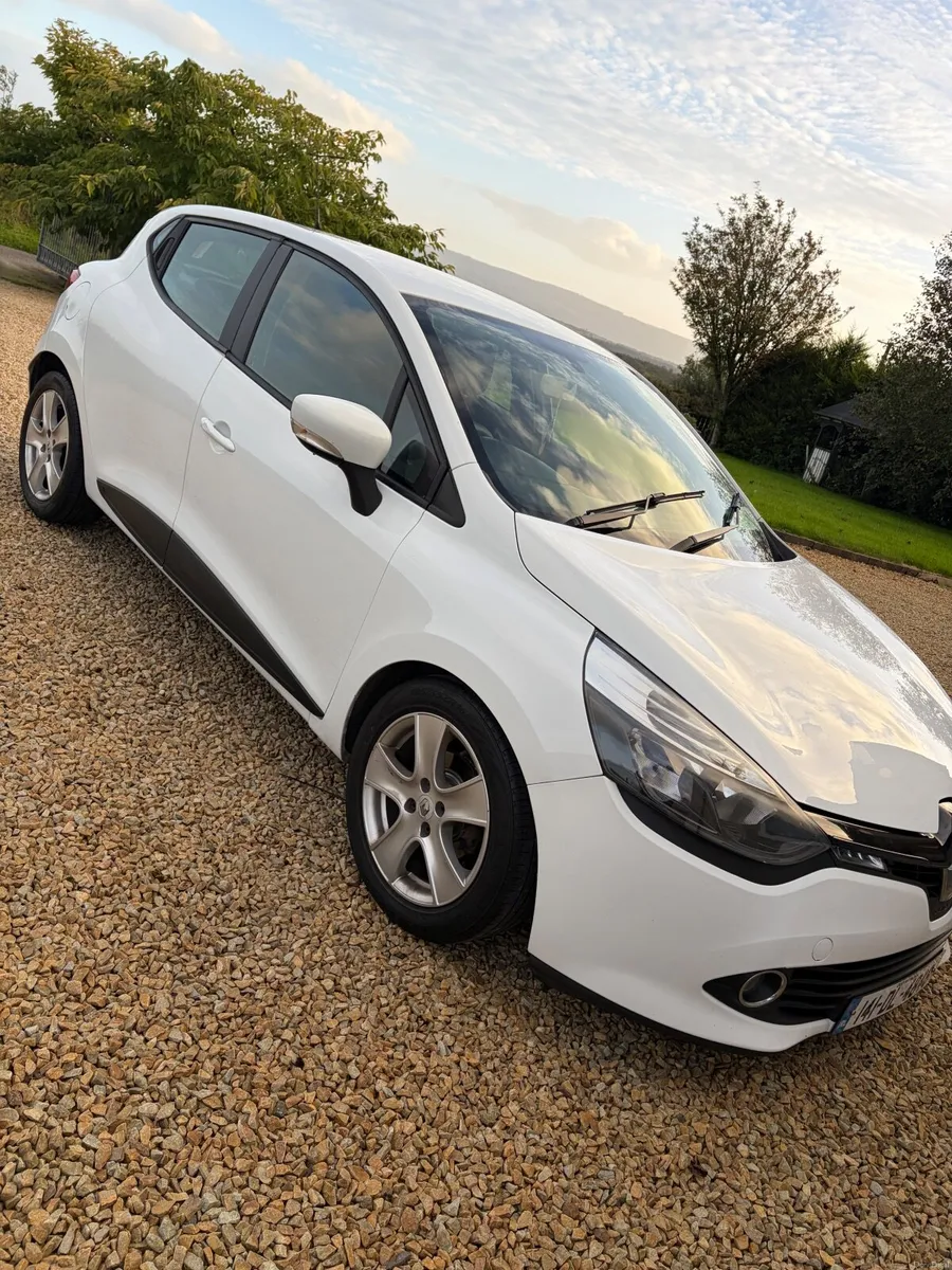 Renault Clio 2014 - Image 1