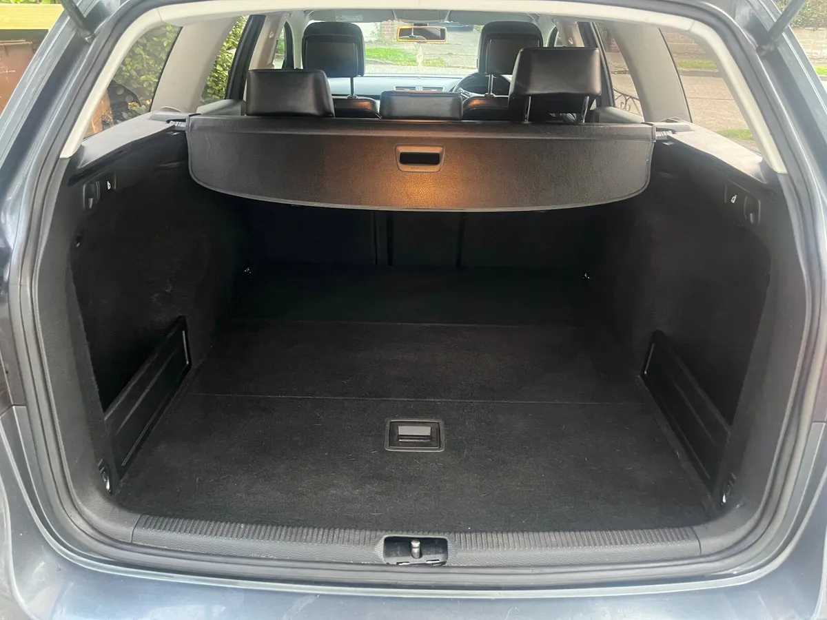 2014 Volkswagen Passat 2.0 TDI Executive BMT Estat - Image 5