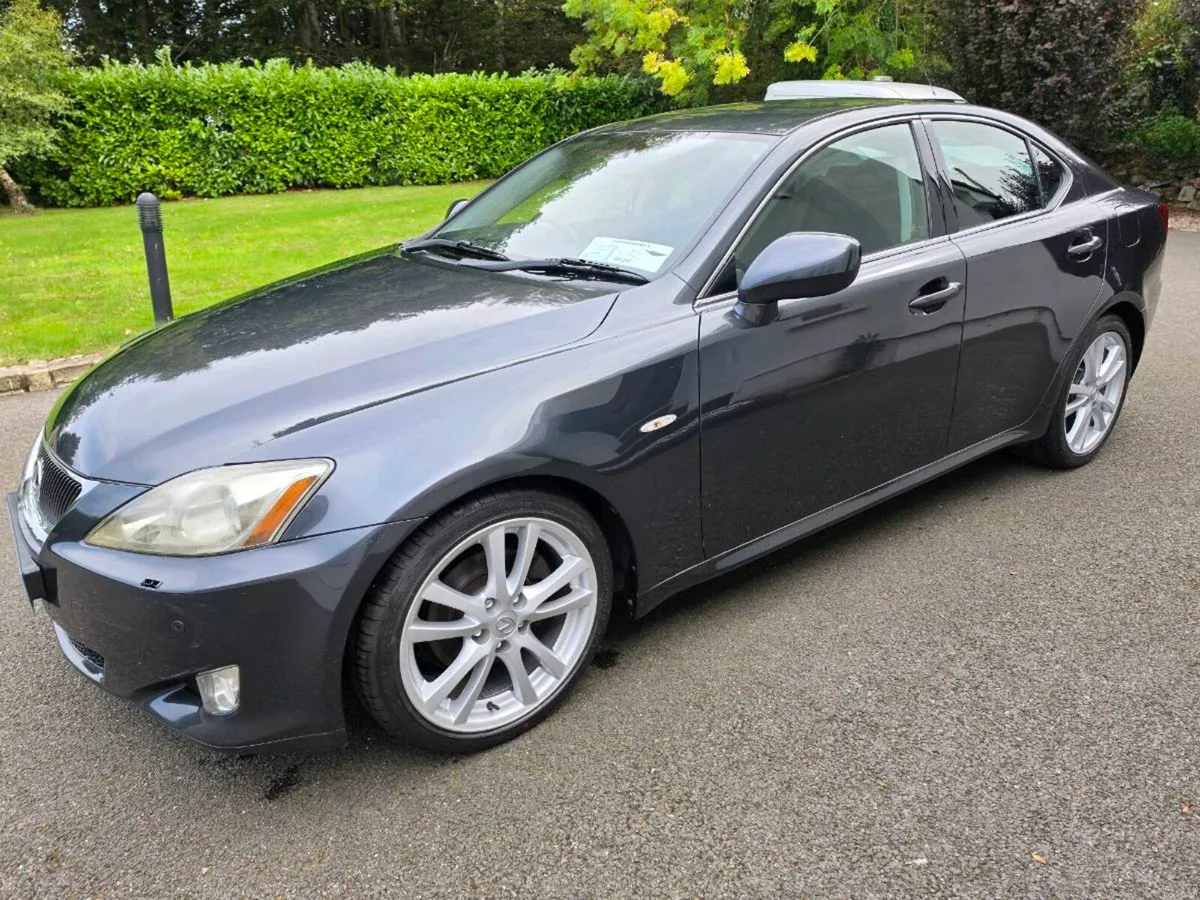 Lexus is250 Sport manual - Image 2