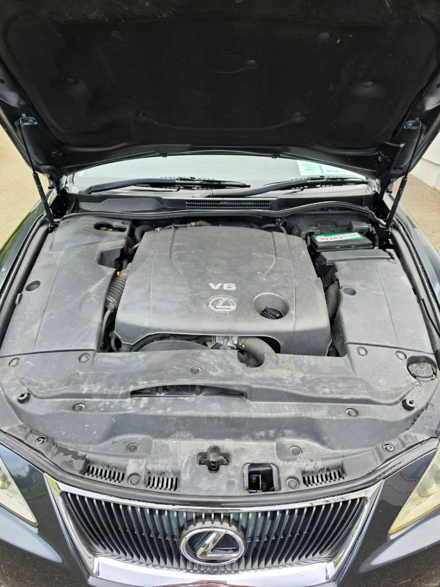 Lexus is250 Sport manual - Image 4