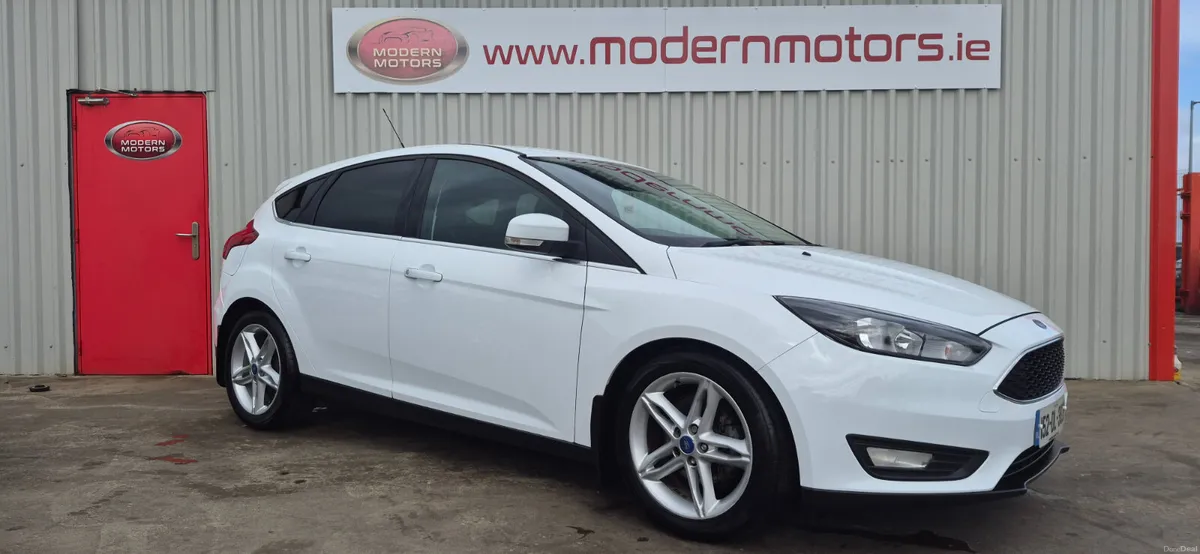 Ford Focus zetec app pack 1.0 eco 100bhp low miles - Image 2