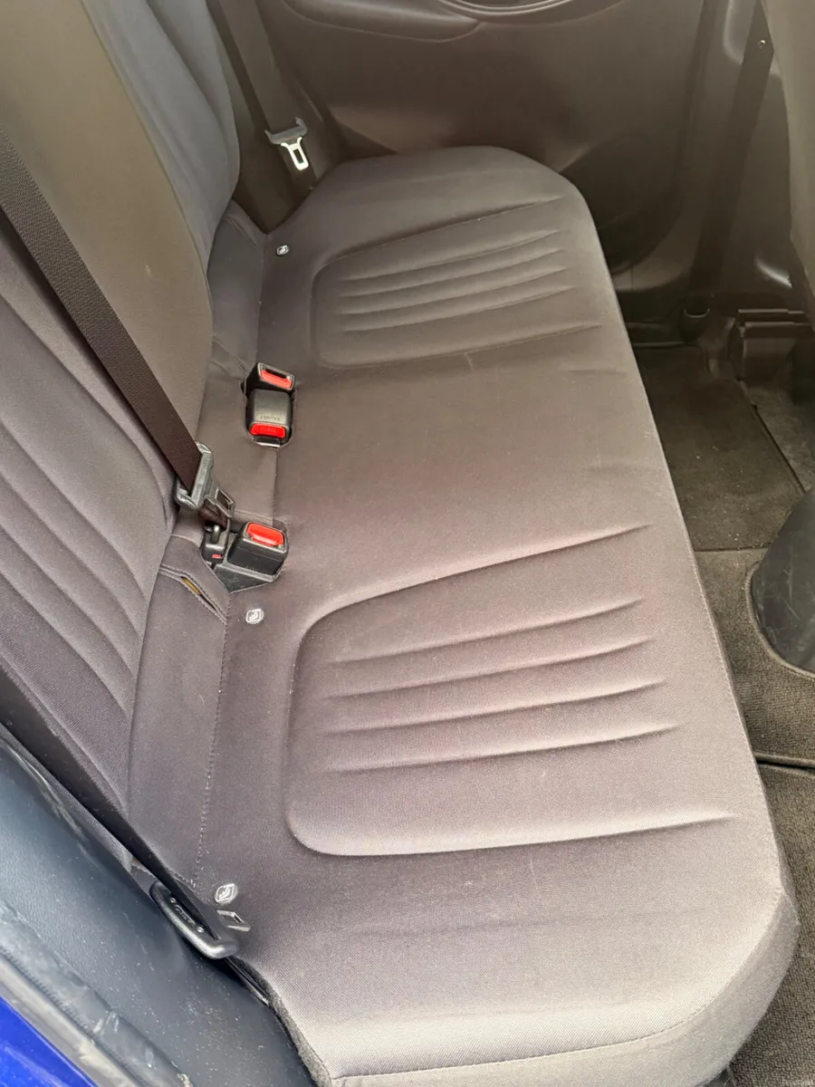 Toyota Yaris 2022 HYBRID SELF CHARGING - Image 6