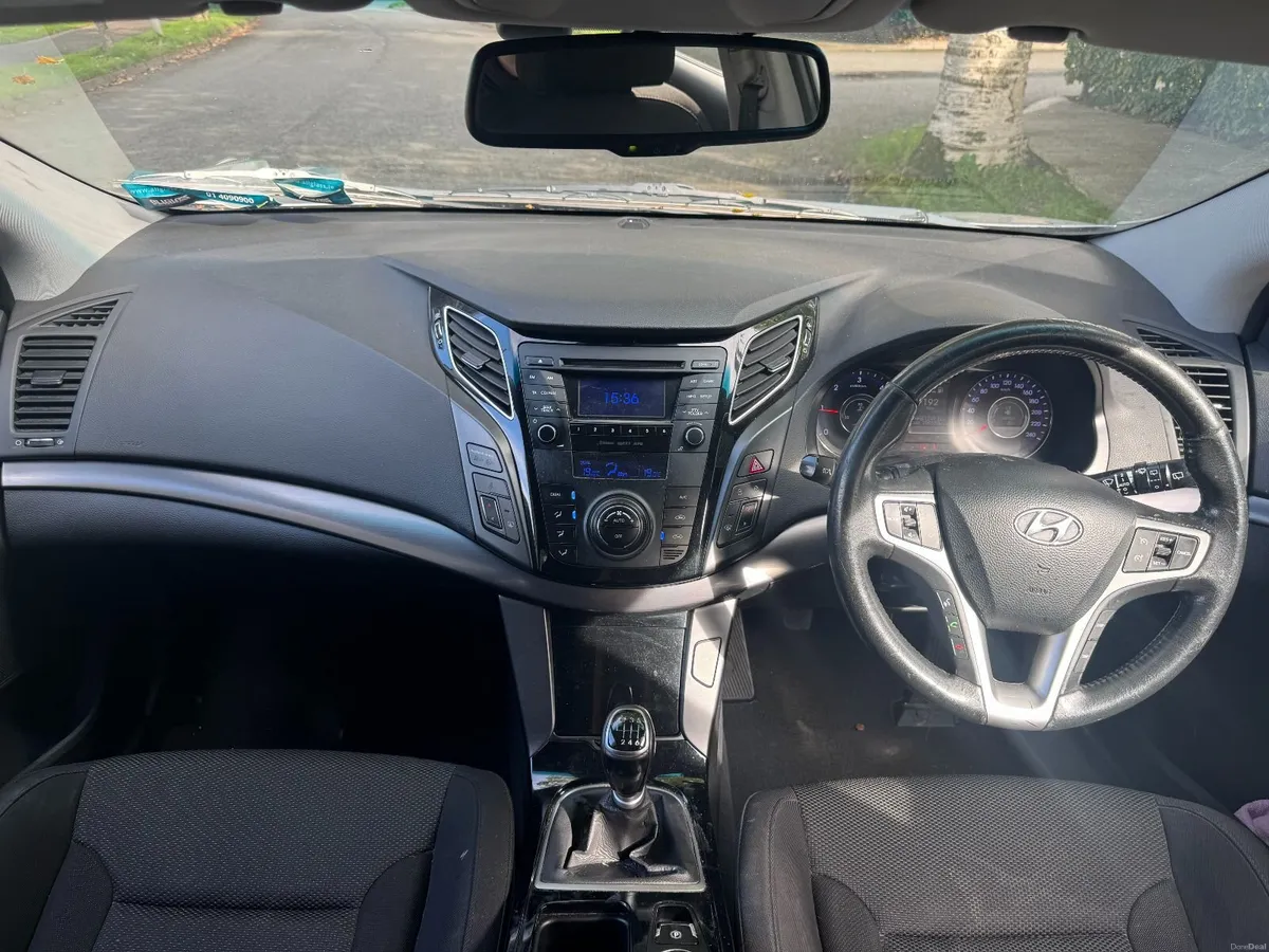 Hyundai i40 2011 - Image 2