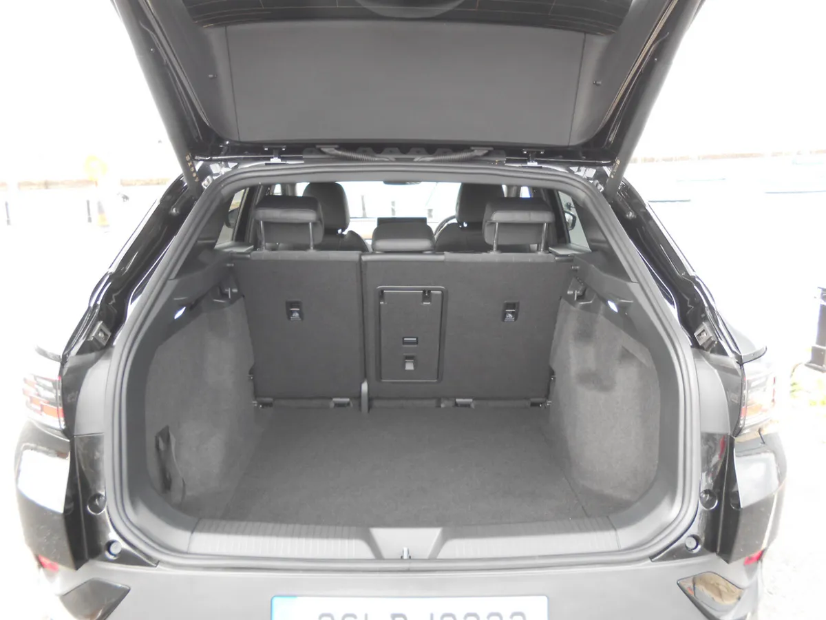 Volkswagen ID.4 Pro Plus 77KWH 2026 - Image 6