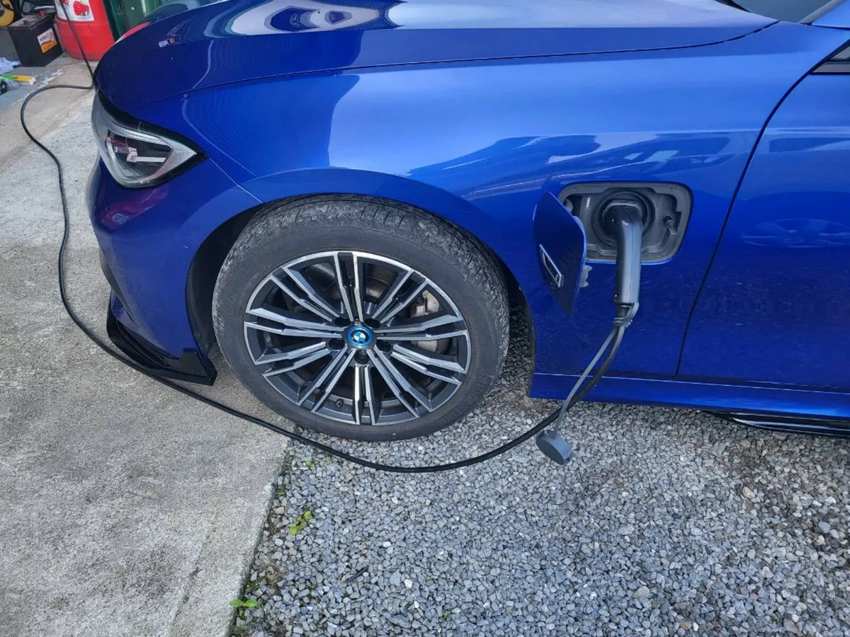 BMW 330E PHEV ESTATE M SPORT. 2022 €16950 - Image 2