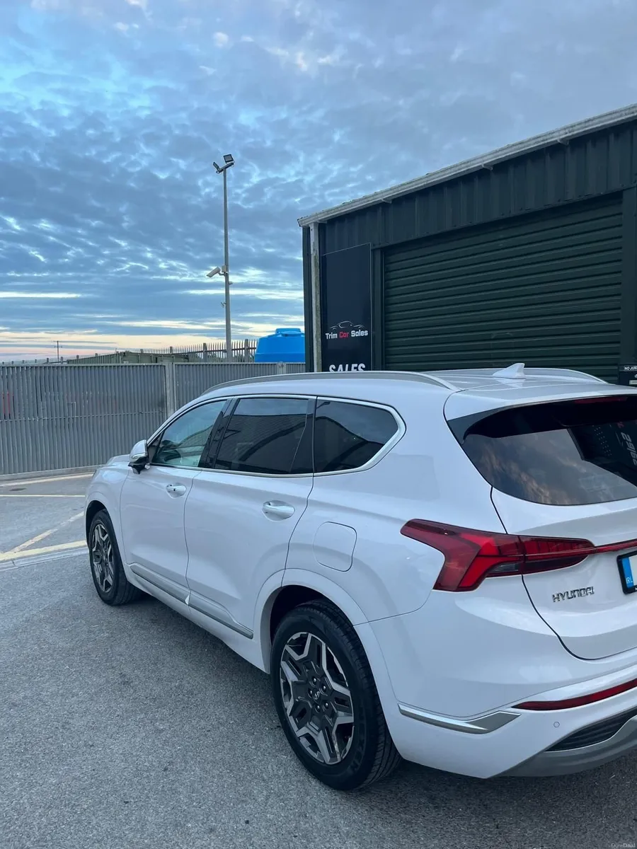 Hyundai Santa Fe 2021 - Image 2