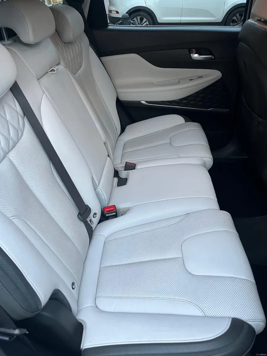 Hyundai Santa Fe 2021 - Image 6