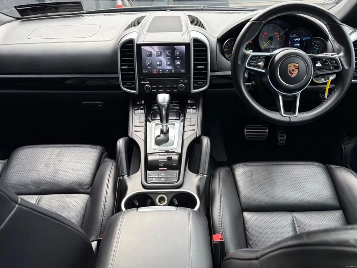 Porsche Cayenne 3.0 S E-Hybrid Tiptronic 5DR - Image 3