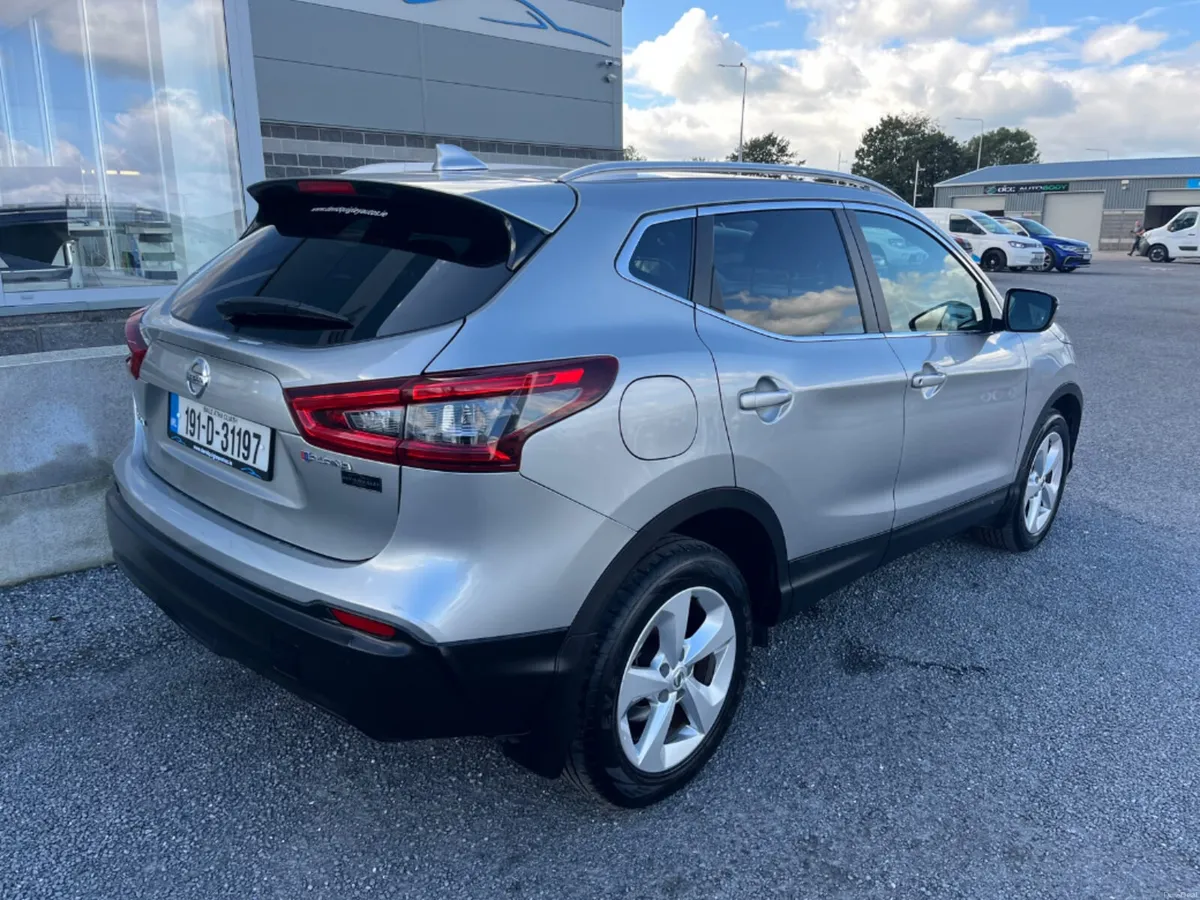 Nissan Qashqai 1.5 DSL SV 5DR AUTO*QUALITY ASSURED - Image 3