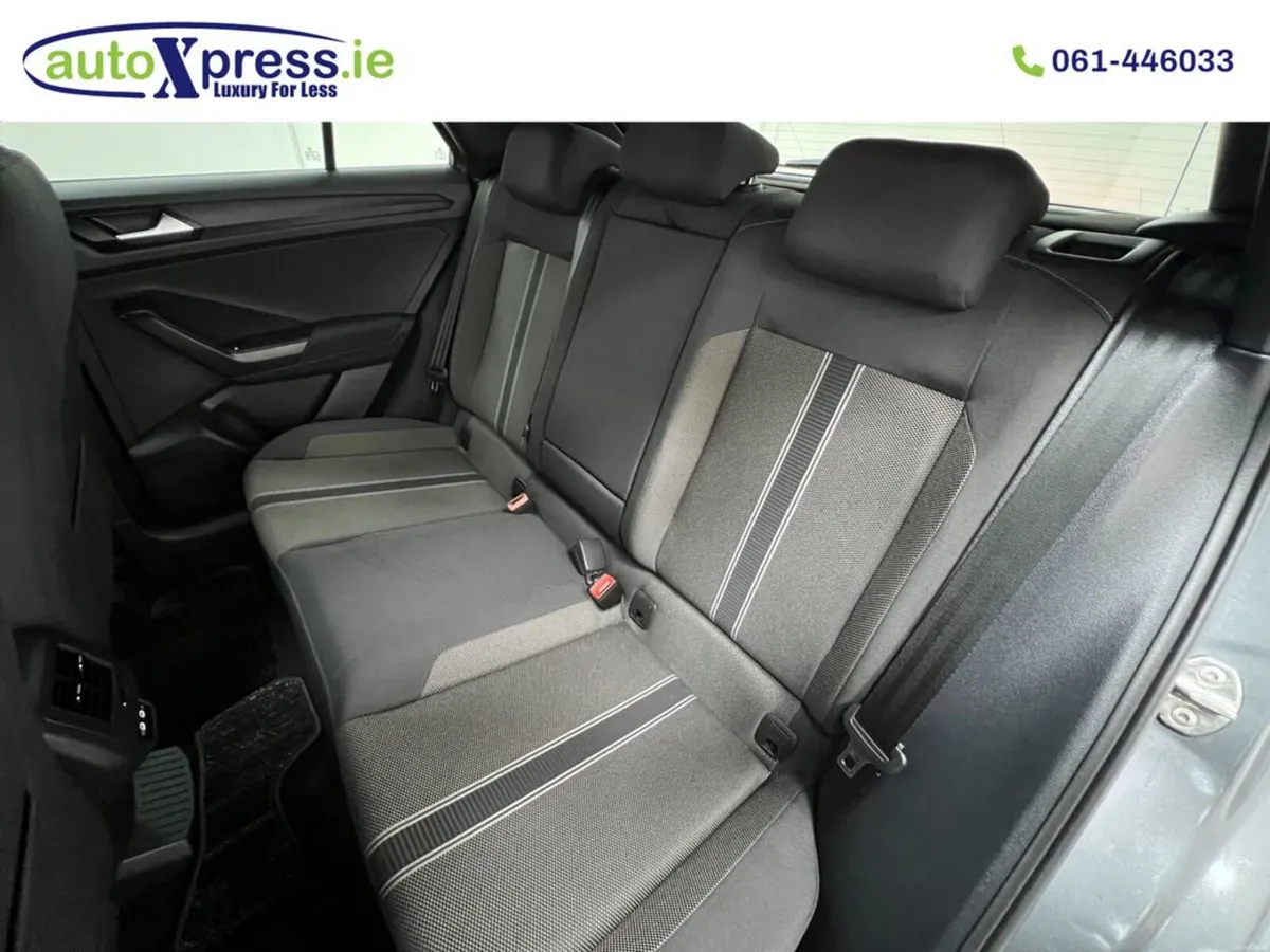 Volkswagen T-Roc High Spec 2.0 TDI Auto Black Styl - Image 6