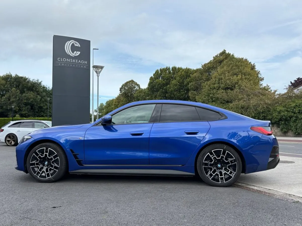 BMW i4 EDRIVE35 M SPORT - Image 4