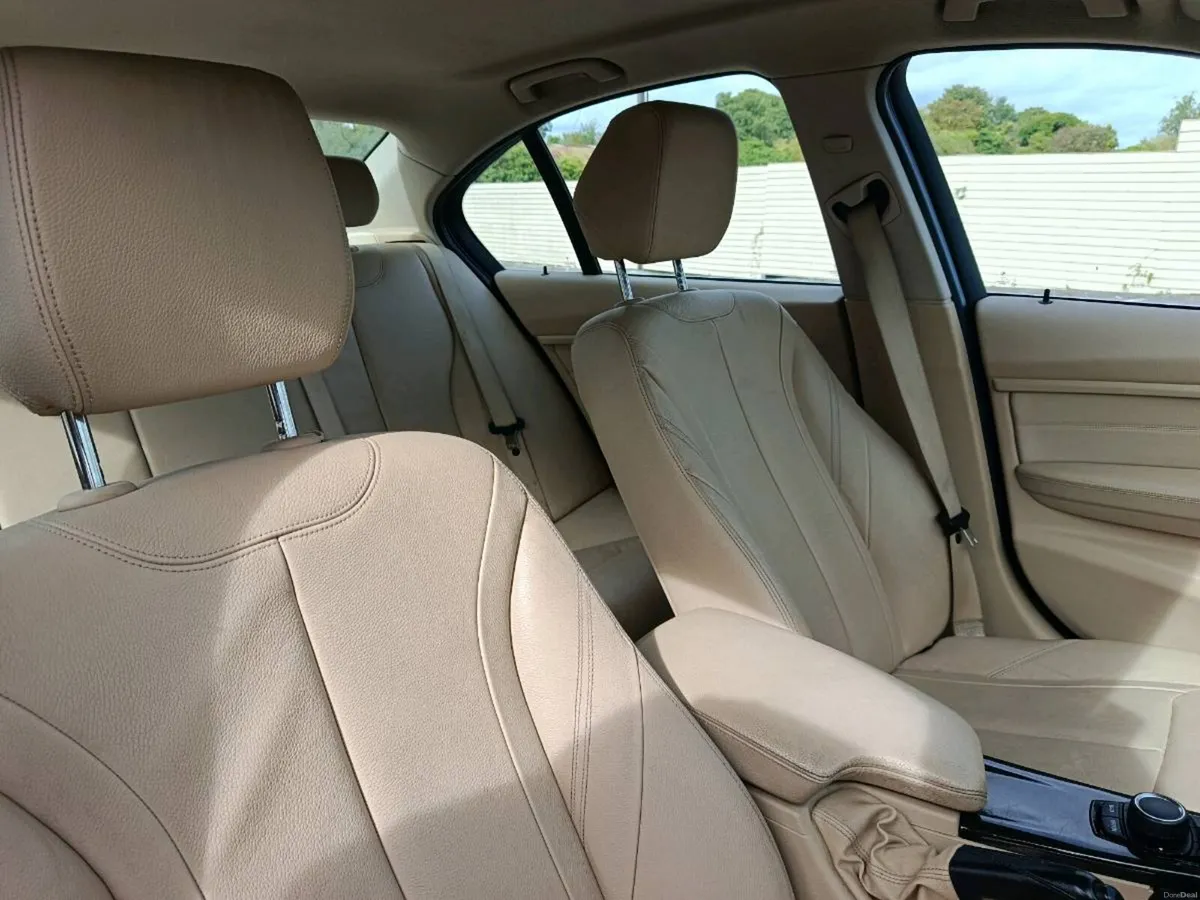 BMW 3-Series 2012 318d - Image 5