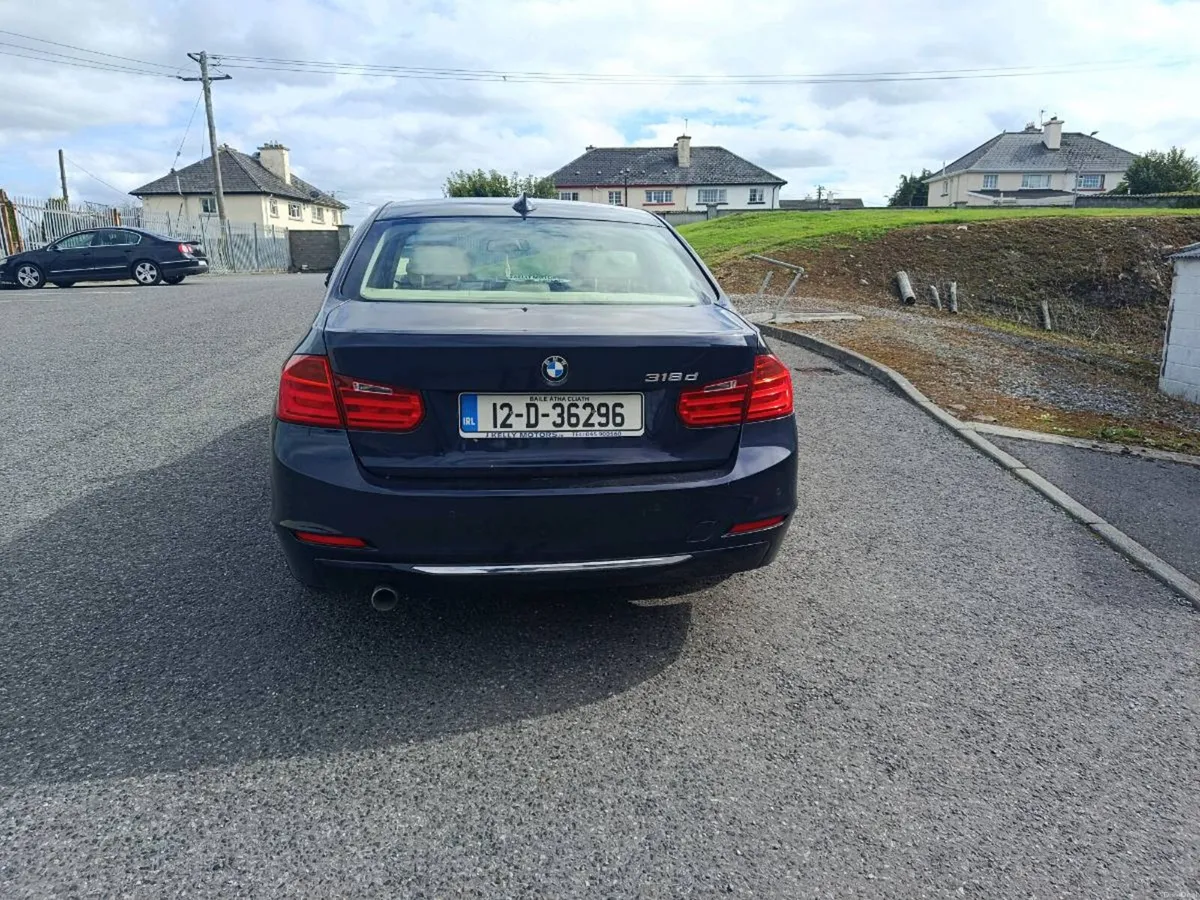 BMW 3-Series 2012 318d - Image 3
