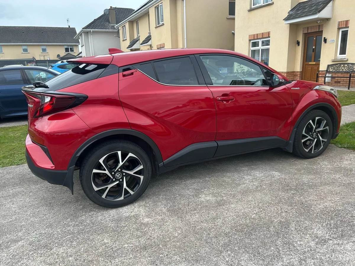 Toyota C-HR Sport 1.8 Petrol Hybrid - Image 4