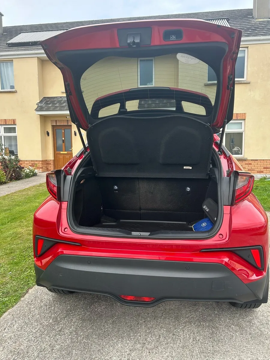 Toyota C-HR Sport 1.8 Petrol Hybrid - Image 5