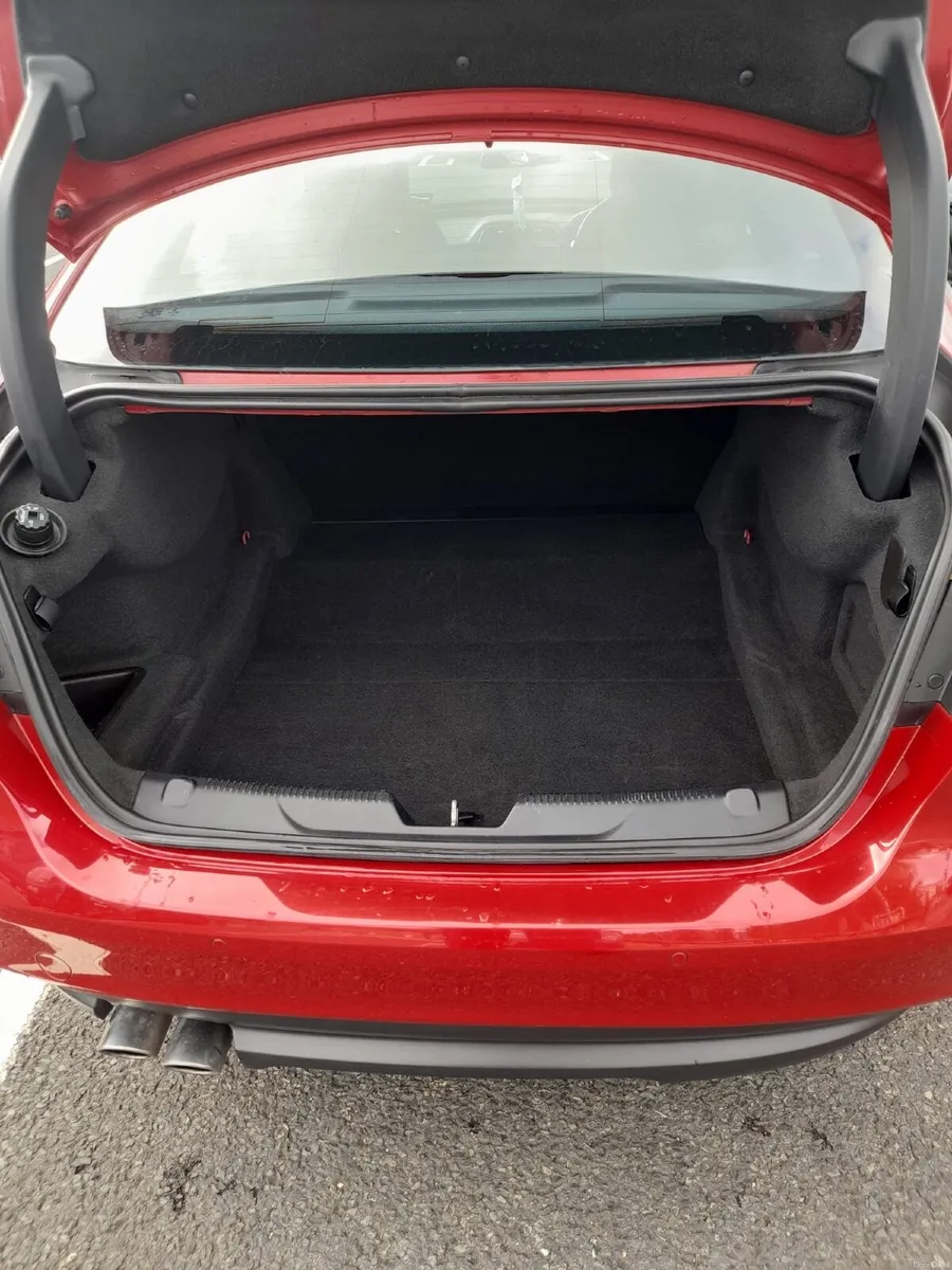 Jaguar XE 2016 - Image 6
