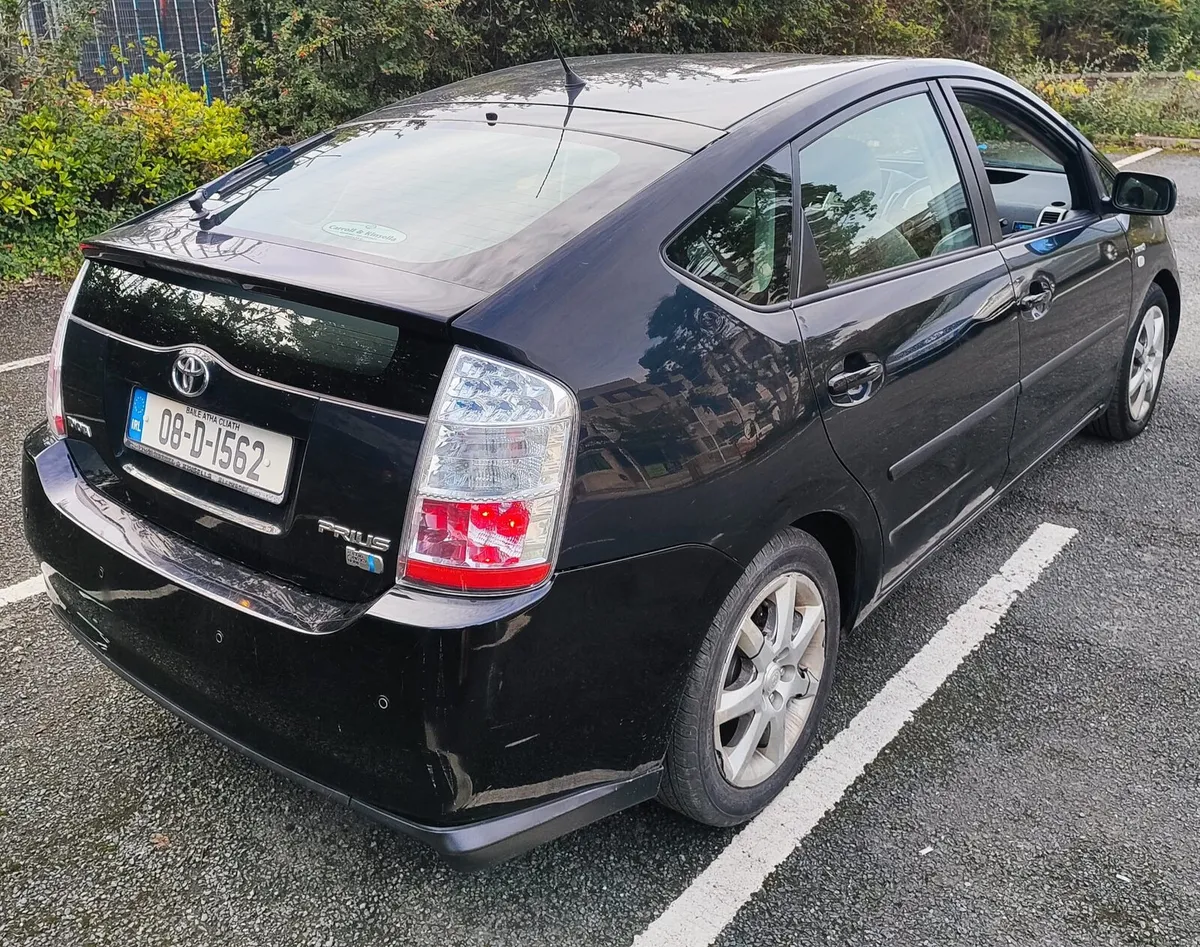 Toyota Prius 1,5 hybrid automatic - Image 4