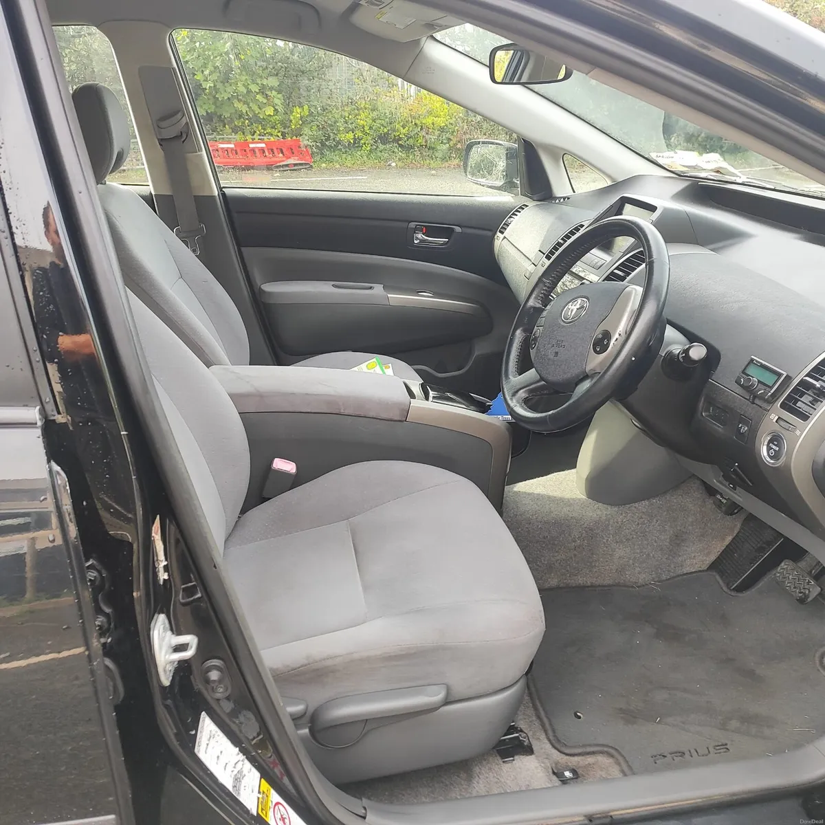 Toyota Prius 1,5 hybrid automatic - Image 5