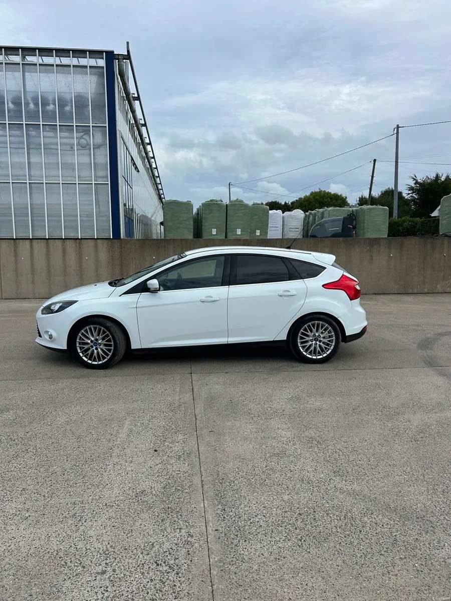 2012 Ford Focus Hatchback - Image 2